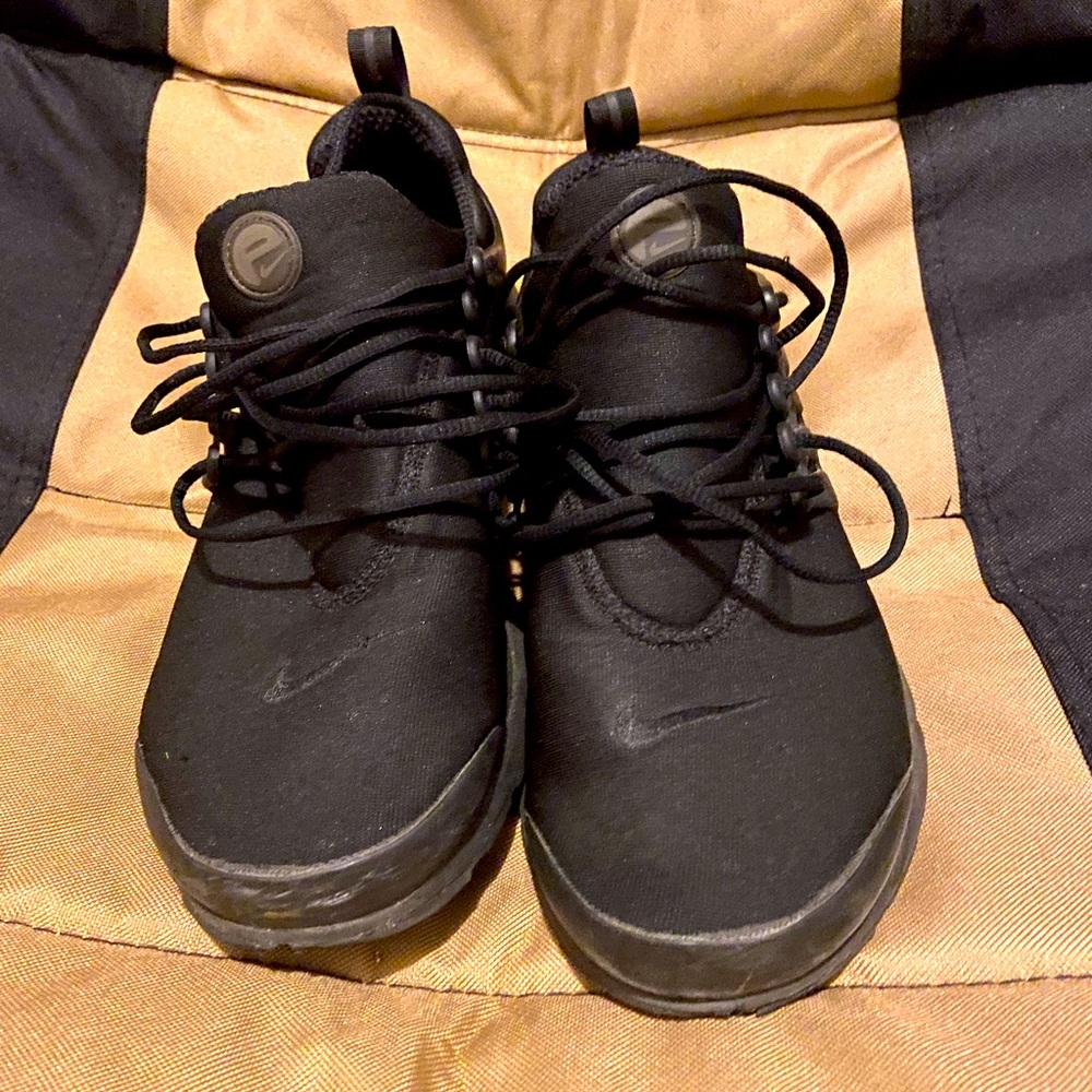 Nike shoe size 10 Mens